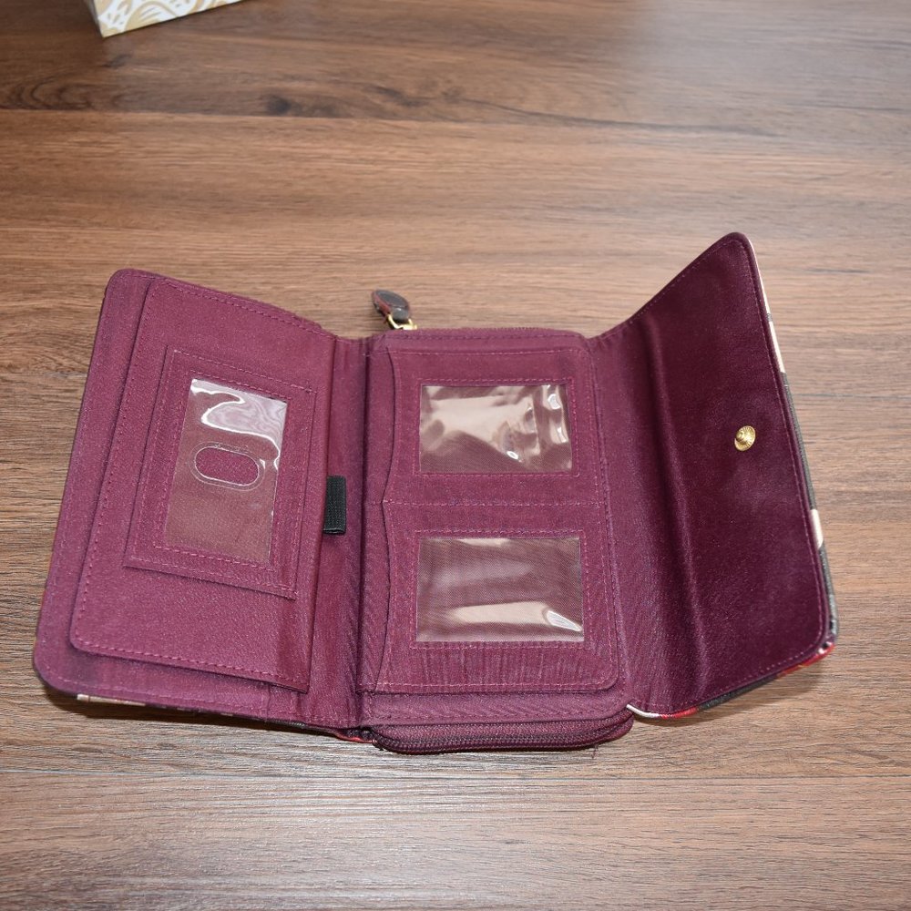USED Wallet - Picture 7 of 15
